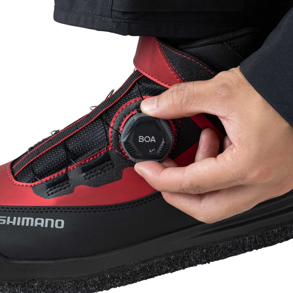 26 FS-081Z 輕快機動型防水鞋 切紋橡膠毛氈釘底