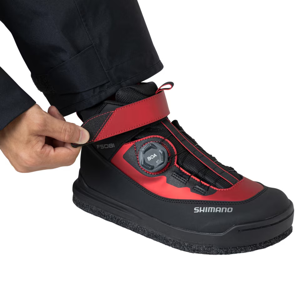 26 FS-081Z 輕快機動型防水鞋 切紋橡膠毛氈釘底