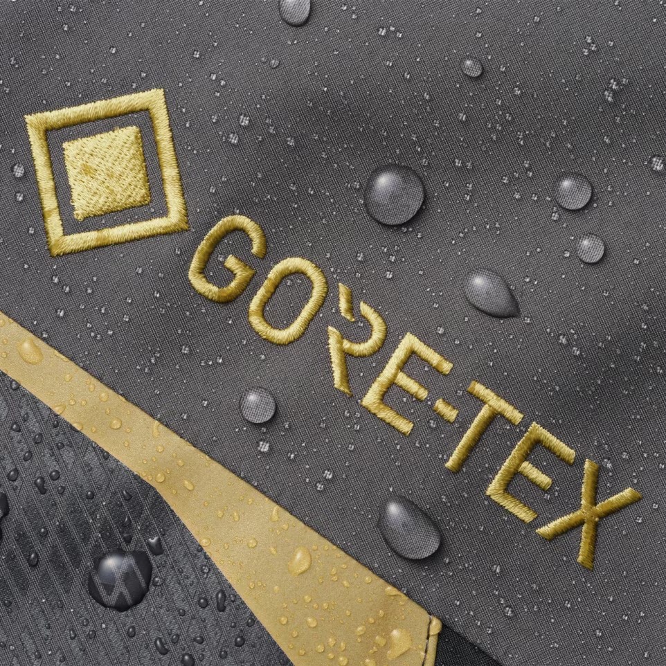 25 RA-120Y LIMITED PRO GORE-TEX 防水釣魚套裝